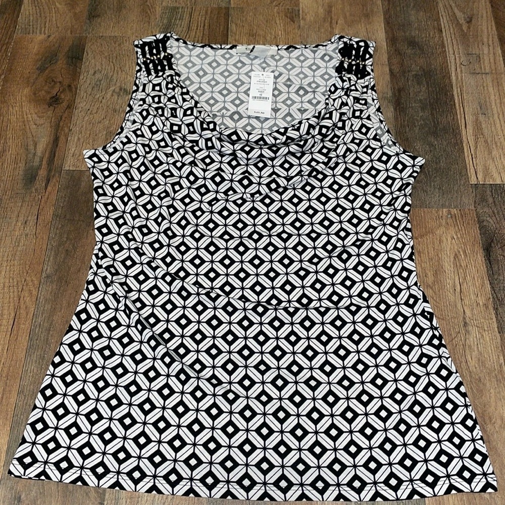 WHBM NWT Sleeveless Blouse.  Black & White.  Style 570145449.  Geo Print. Size M
